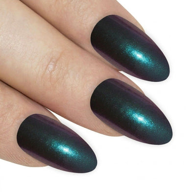 Bling Art press-on nails worn on a hand